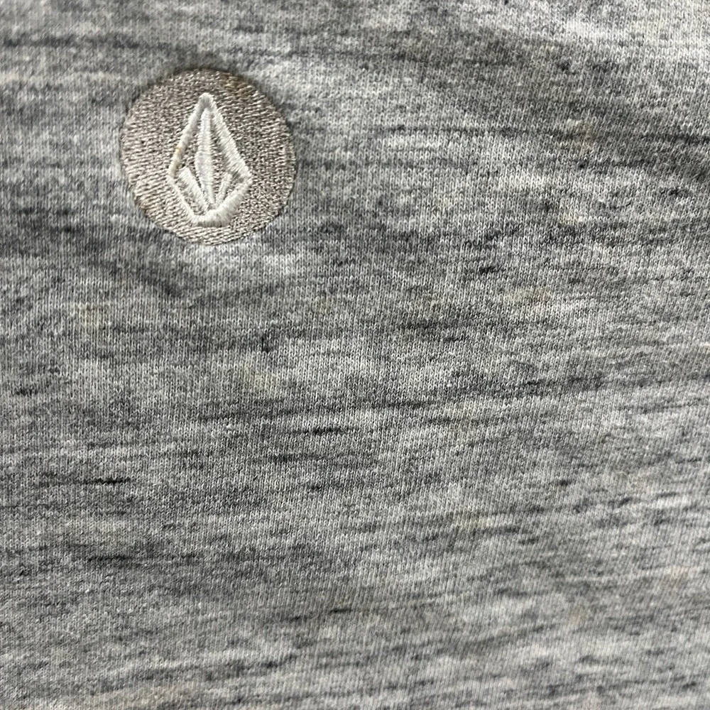 Volcom Pullover Hoodie Mens Small Gray Fleece Lined Long Sleeve Kangaroo Pocket